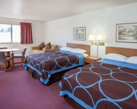 Super 8 by Wyndham Salmon Arm Hotels in Salmon Arm