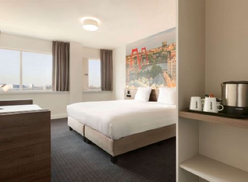 Rotterdam Teleport Hotel