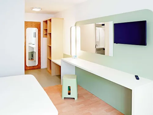 Warrington Motel, J20 M6 Lymm Services - 2 Sao
