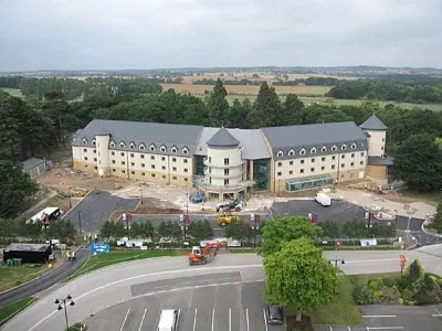 Drayton Manor Hotel Hotels near Drayton Manor Theme Park Campsite