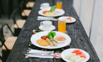 2. 더 로얄 체낭 ..