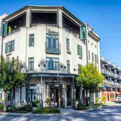 River Inn of Harbor Town Hotel Exterior