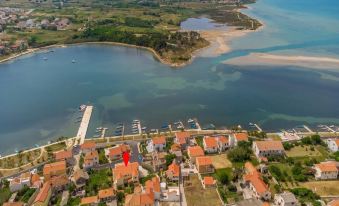 Bosko - 30m from the Sea with Parking - A1