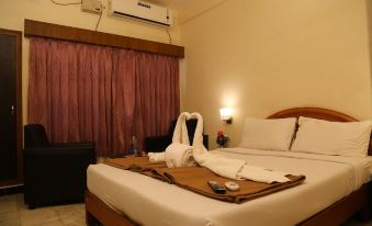 Senthil Residency