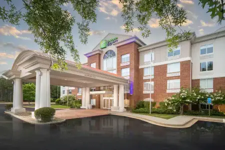 Holiday Inn Express & Suites Atlanta-Johns Creek
