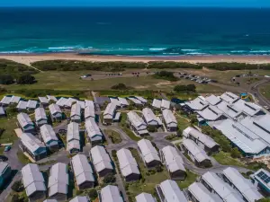 Caves Coastal Bar & Bungalows