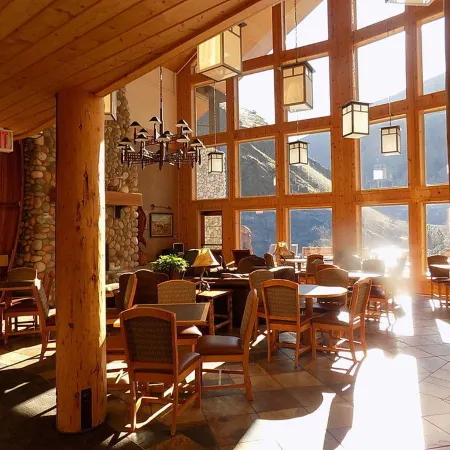 Salmon Rapids Lodge