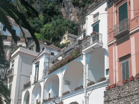 Hotel Lidomare Отели рядом с достопримечательностью «Amalfi Harbor Marina Coppola»