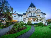 Huntingdon Hotel and Suites Các khách sạn gần Craigdarroch Castle