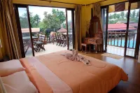 Baan Pitumata Amphawa