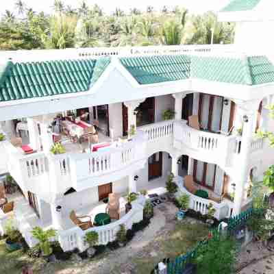 The Beach House Carabao Island Hotel Exterior