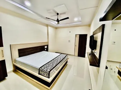 Sri Bhavyaresidency Hotels near Junior college Ground