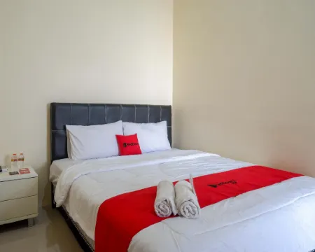 RedDoorz Syariah near Pasar Godong Grobogan Hotel di Godong