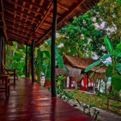 Sa Sa Lao โรงแรมใกล้บ้านพนม