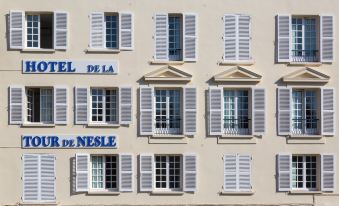 Tour de Nesle la Rochelle Vieux Port
