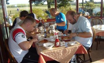 Bee Cottage Farm Guest House - Housity