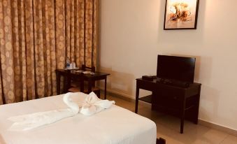 The Cliff Resort, Munnar