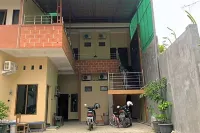 RedDoorz Syariah Near Kawasan Simpang Lima Pati فنادق في Gembong