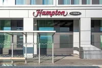 Hampton by Hilton Stuttgart City Centre Hotels in der Nähe von Hölzernes trojanisches Pferd vom Stöckach