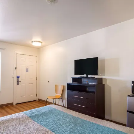 Motel 6 Portland, or  Mall 205 Отели рядом с достопримечательностью «Маунт Табор Парк»