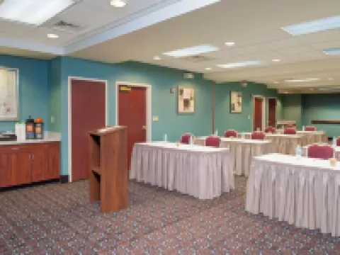 Hampton Inn & Suites Kokomo Hotels in Kokomo
