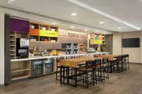 麥迪遜中央阿連特能源中心希爾頓惠庭套房酒店 - 廚房