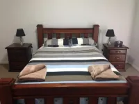 Griffith Prestige Apartments - balcony
