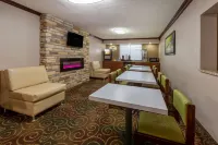 Super 8 by Wyndham Roseville/Detroit Area Hotel di Clinton Township