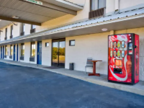 Motel 6 Jeffersonville, in - Louisville Hotels in Clark County