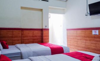 RedDoorz Syariah at Griya Soeratin Pacitan