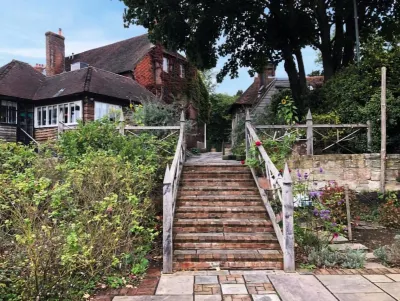 The Leicester Arms Country Inn Hotels near Hever Castle & Gardens
