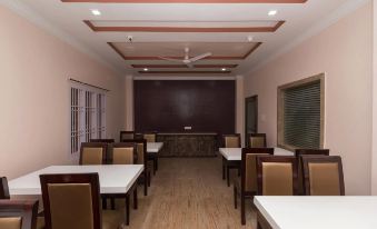 Hotel Aashiyana