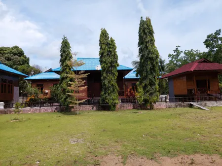 Rifalda Cottage Отели рядом с достопримечательностью «WTC (Waisai Torang Cinta)»