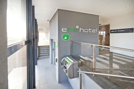 Eee Hotel Marchtrenk Отели в г. Альхаминг