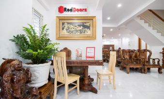 RedDoorz Plus Near Gia Dinh Park