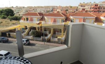 Apartment with 2 Bedrooms in Orihuela Costa, with Pool Access, Enclosed Garden and Wifi