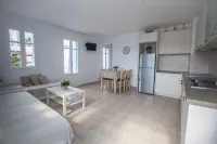 Astarti Apartments - Homestays
