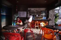 Stay Malate (Wanderers Guest House)