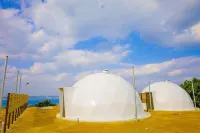 Eight Point Resort Okinawa - Glamping Hotels in Nanjo