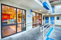 Motel 6 Mammoth Lakes, CA Các khách sạn ở Quần thể Hồ Mammoth