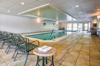 Indoor Swimming Pool Hampton Inn Boston-Norwood Photo