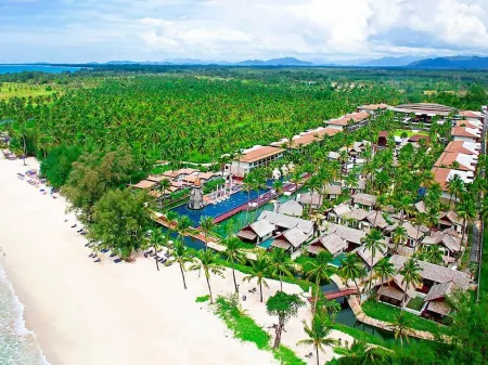 Graceland Khaolak Beach Resort