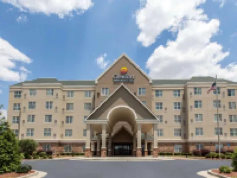 コンフォート イン & スイーツ コーディール コーディールのホテル