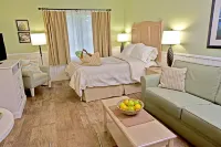 Holly Tree Resort Hotels near Yarmouth Recreation Department