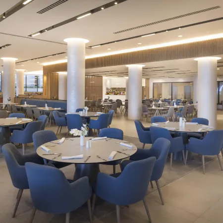 Aminess Laurel Khalani Hotel Отели рядом с достопримечательностью «Пляж Сент-Петер»