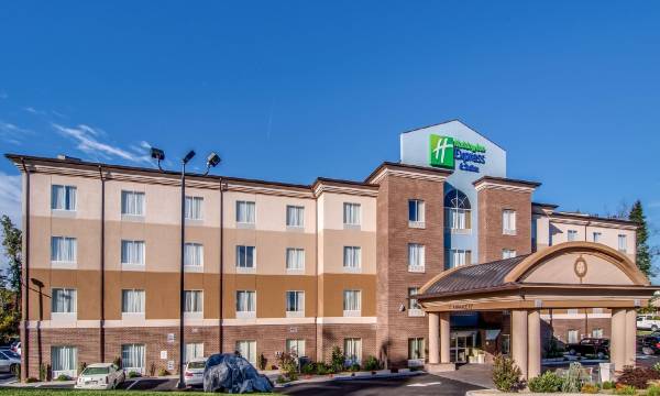 Holiday Inn Express & Suites Wytheville by IHG