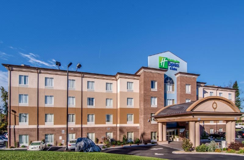 Holiday Inn Express & Suites Wytheville by IHG