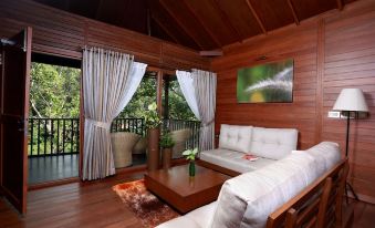 The Ibnii - Eco Luxury Resort