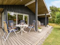 "Farthin" - 800m from the Sea