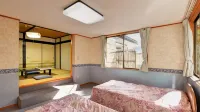 Youroukeikoku Onsenkyo Sagawa Ryokan - Parkplatz